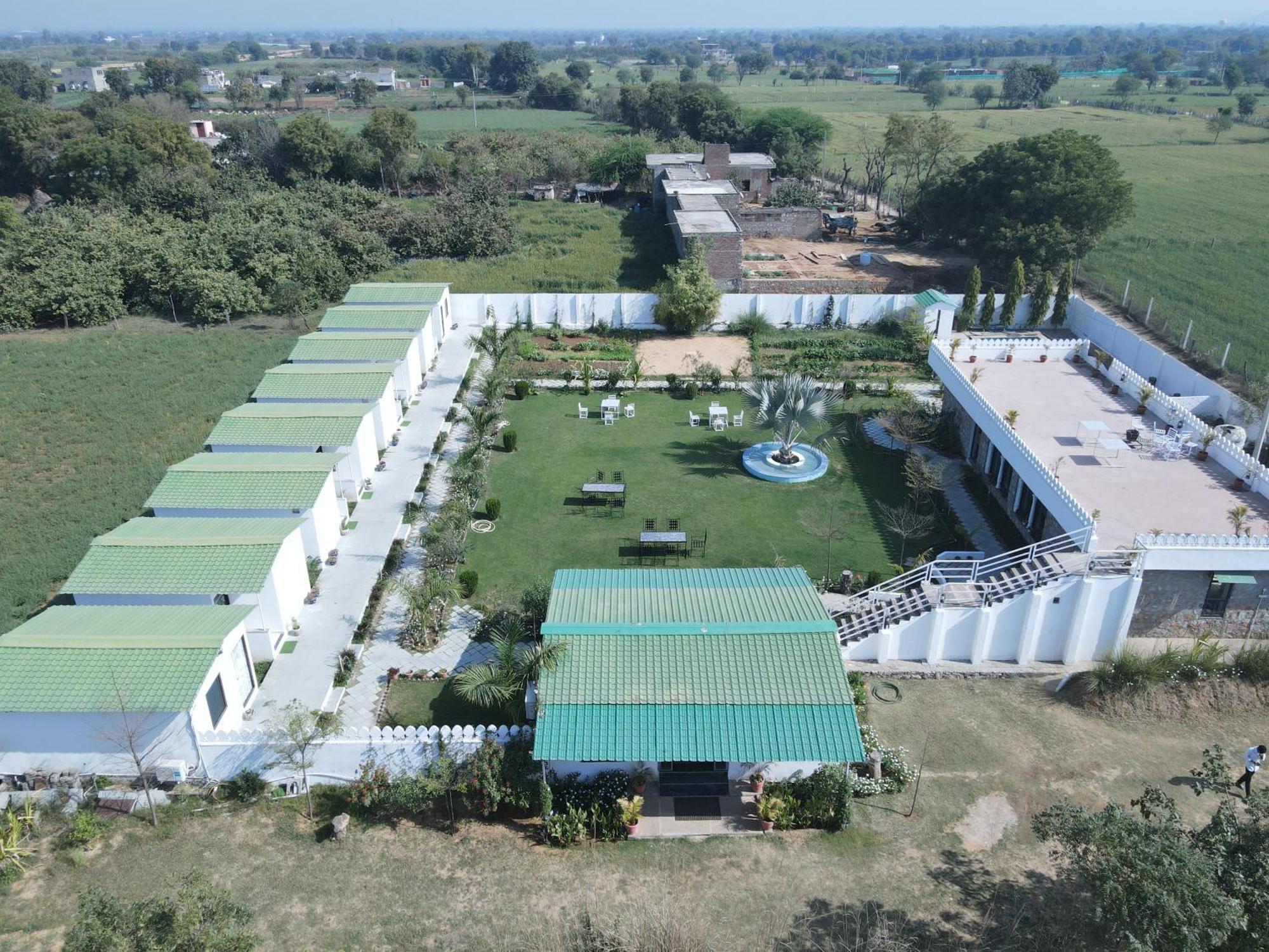 The Castle Crown - Hem Vilas Resort Ranthambhore Sawai Madhopur Exterior photo