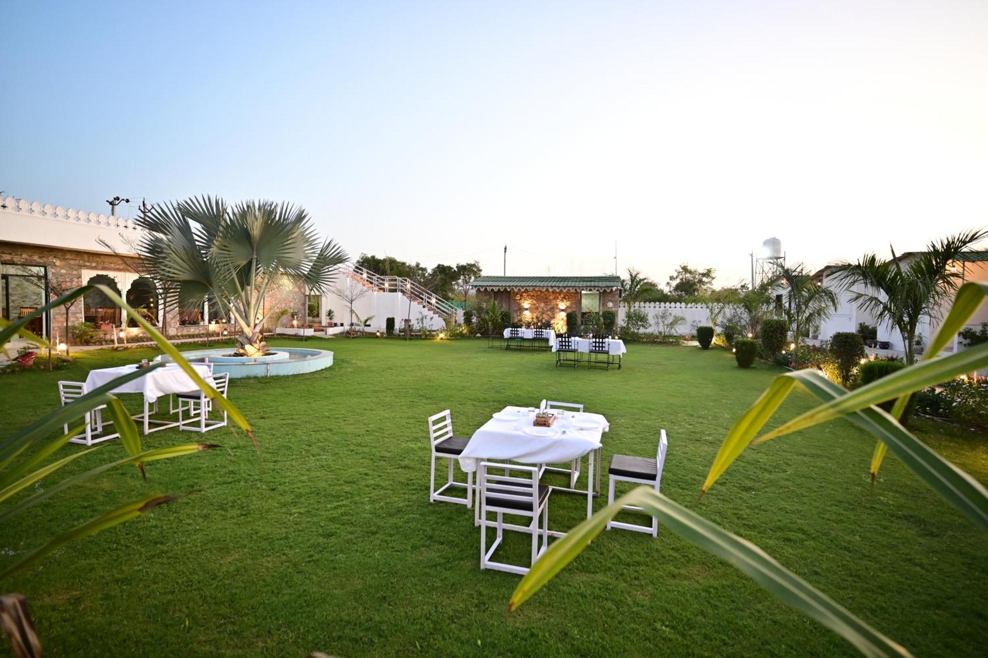 The Castle Crown - Hem Vilas Resort Ranthambhore Sawai Madhopur Exterior photo