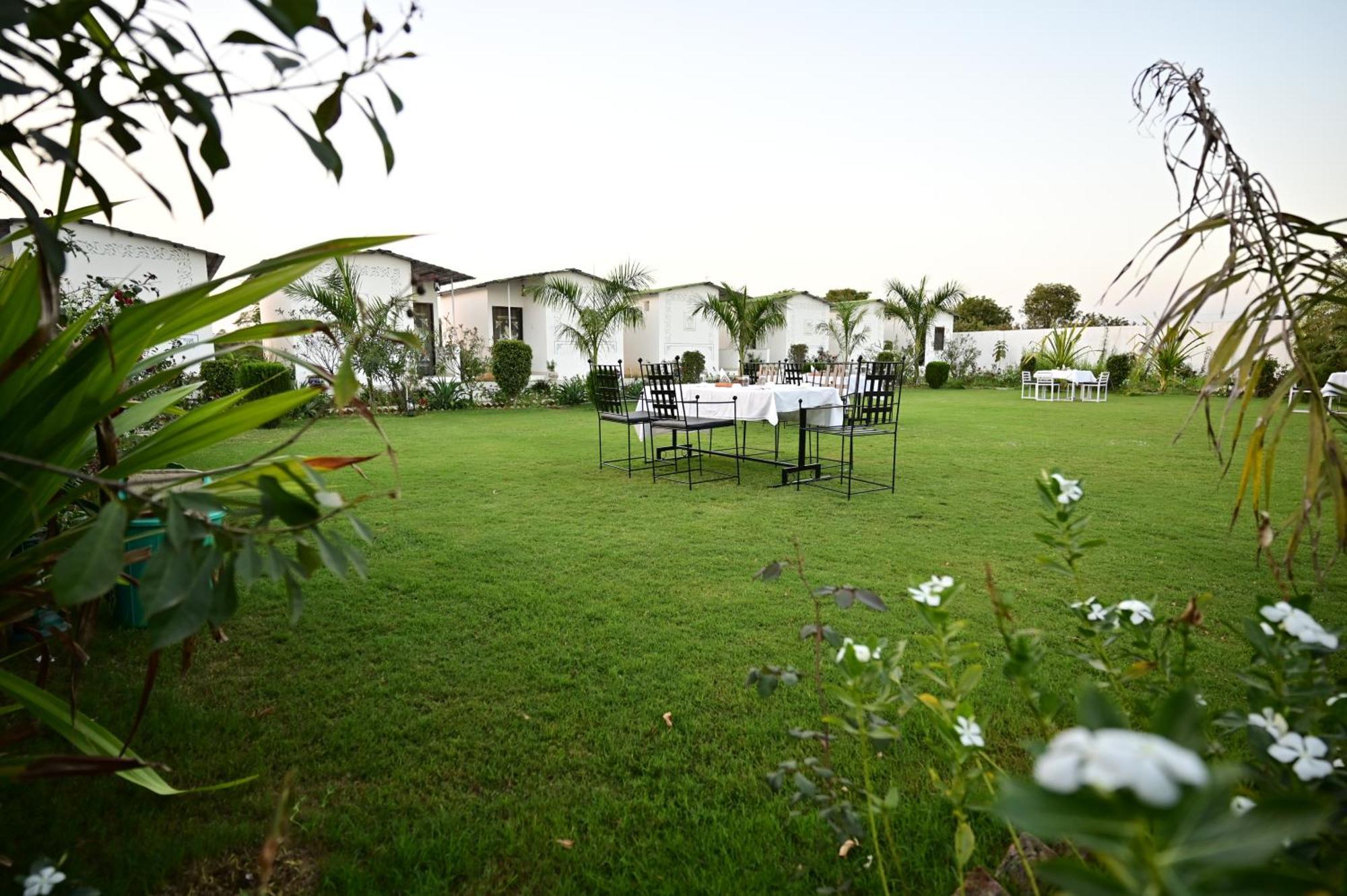 The Castle Crown - Hem Vilas Resort Ranthambhore Sawai Madhopur Exterior photo