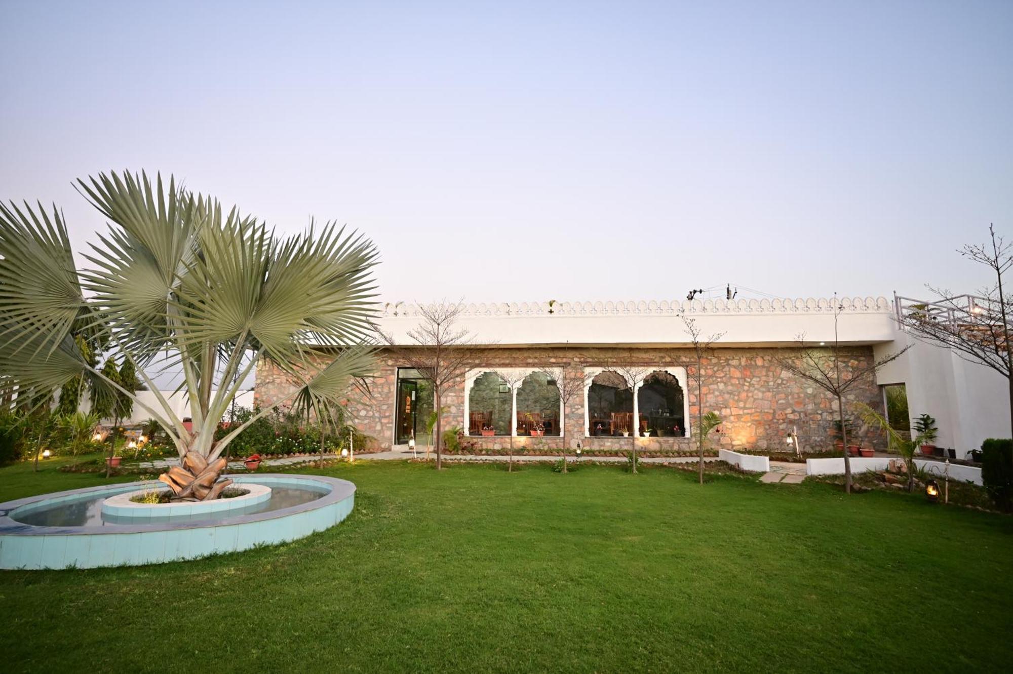 The Castle Crown - Hem Vilas Resort Ranthambhore Sawai Madhopur Exterior photo